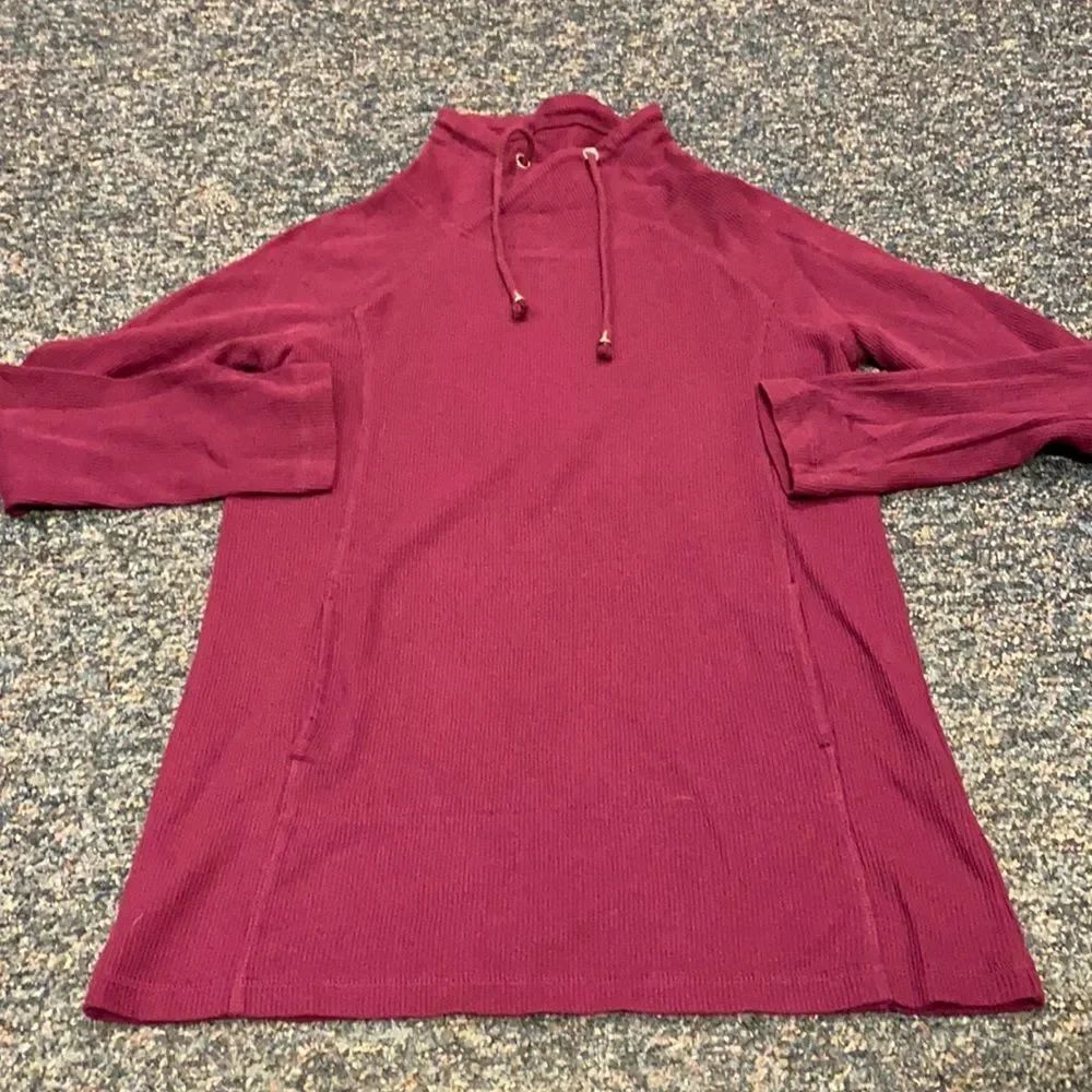 St. John’s Bay Purple Thermal Workout Top sz. M